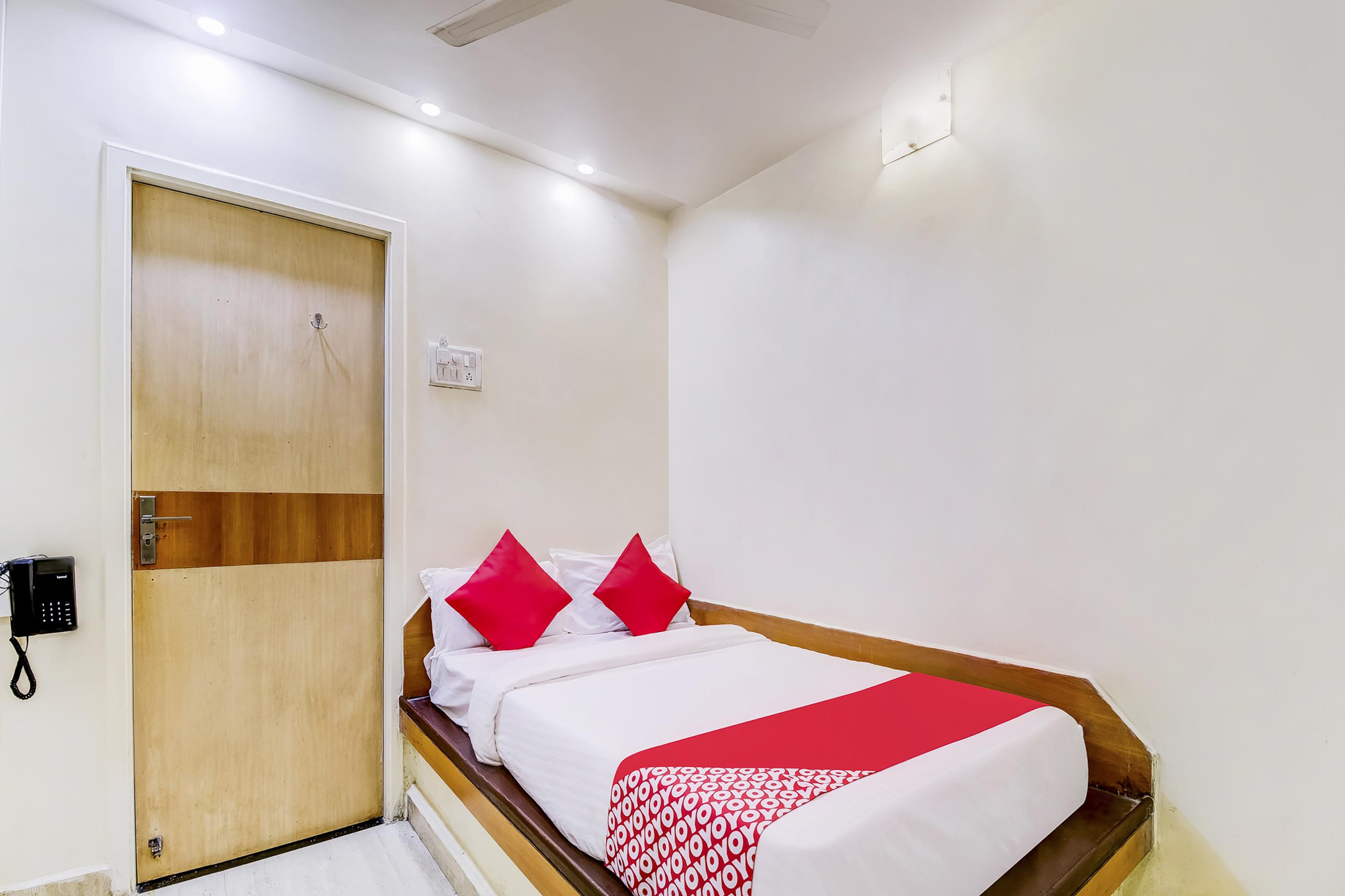 Super Oyo Hotel Dreamland Bombay Esterno foto