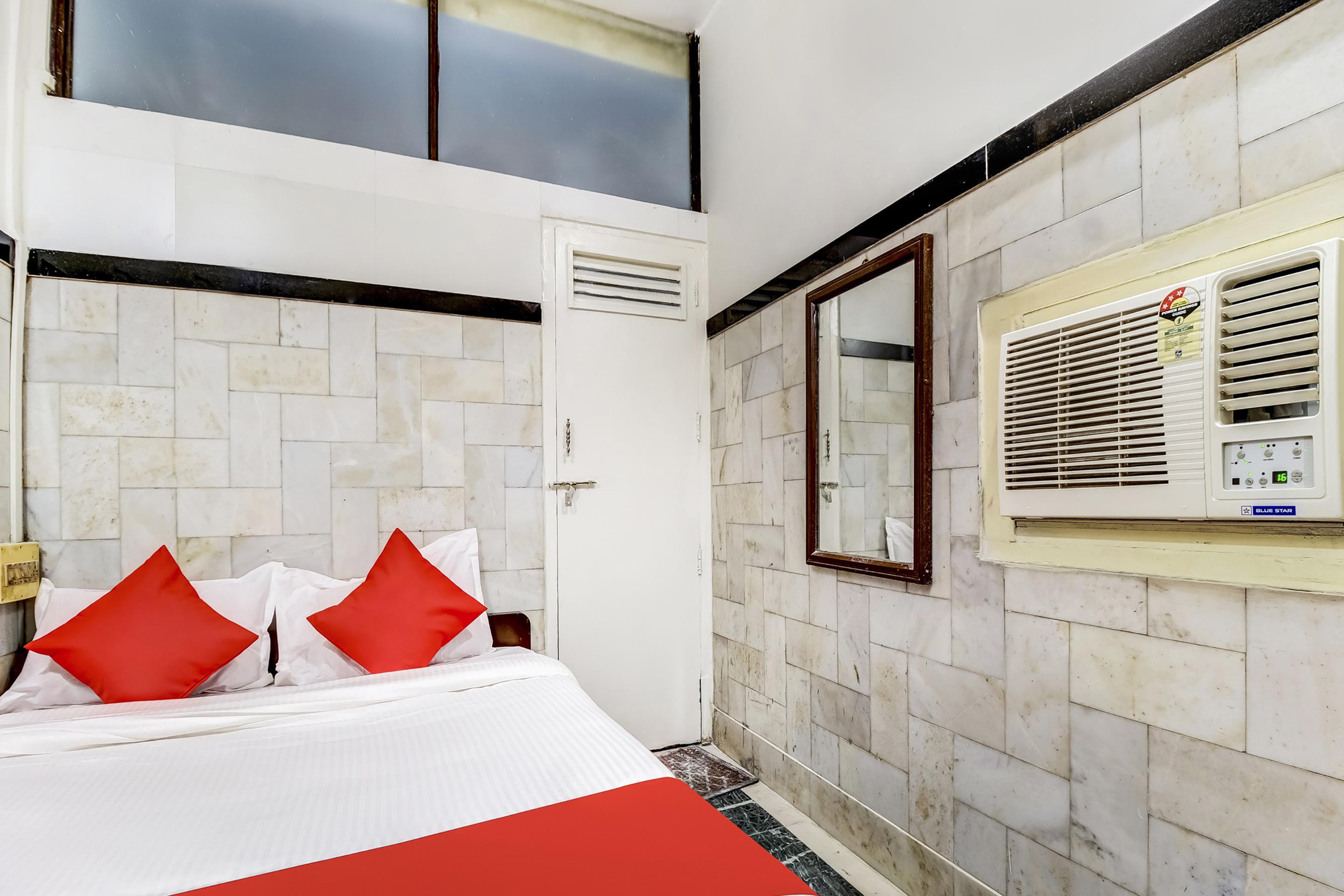 Super Oyo Hotel Dreamland Bombay Esterno foto