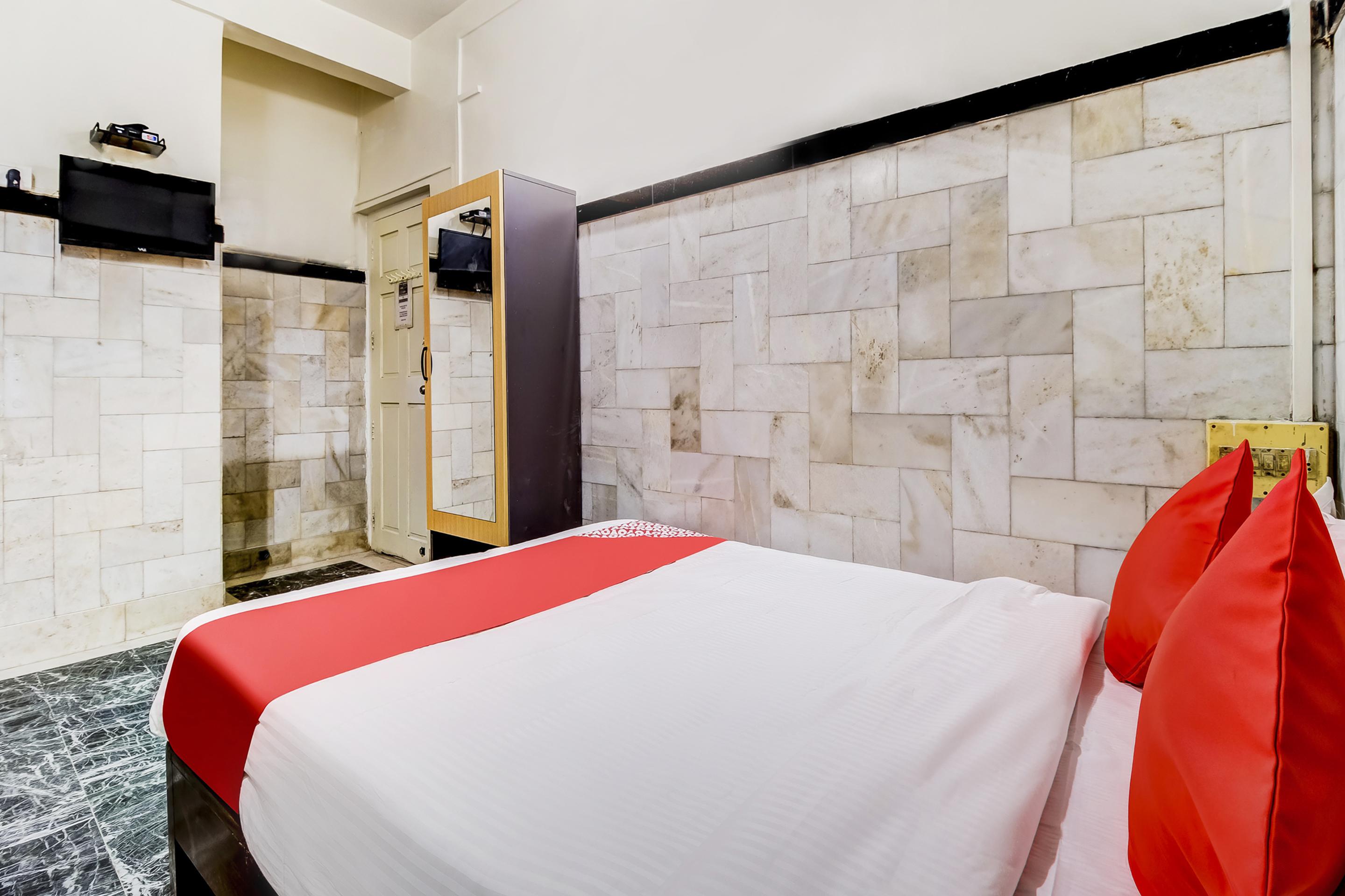 Super Oyo Hotel Dreamland Bombay Esterno foto