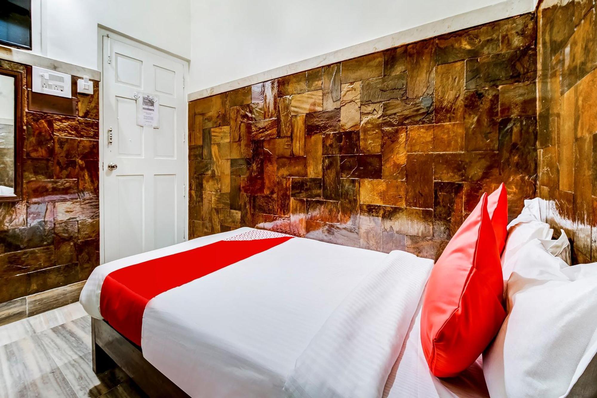 Super Oyo Hotel Dreamland Bombay Esterno foto