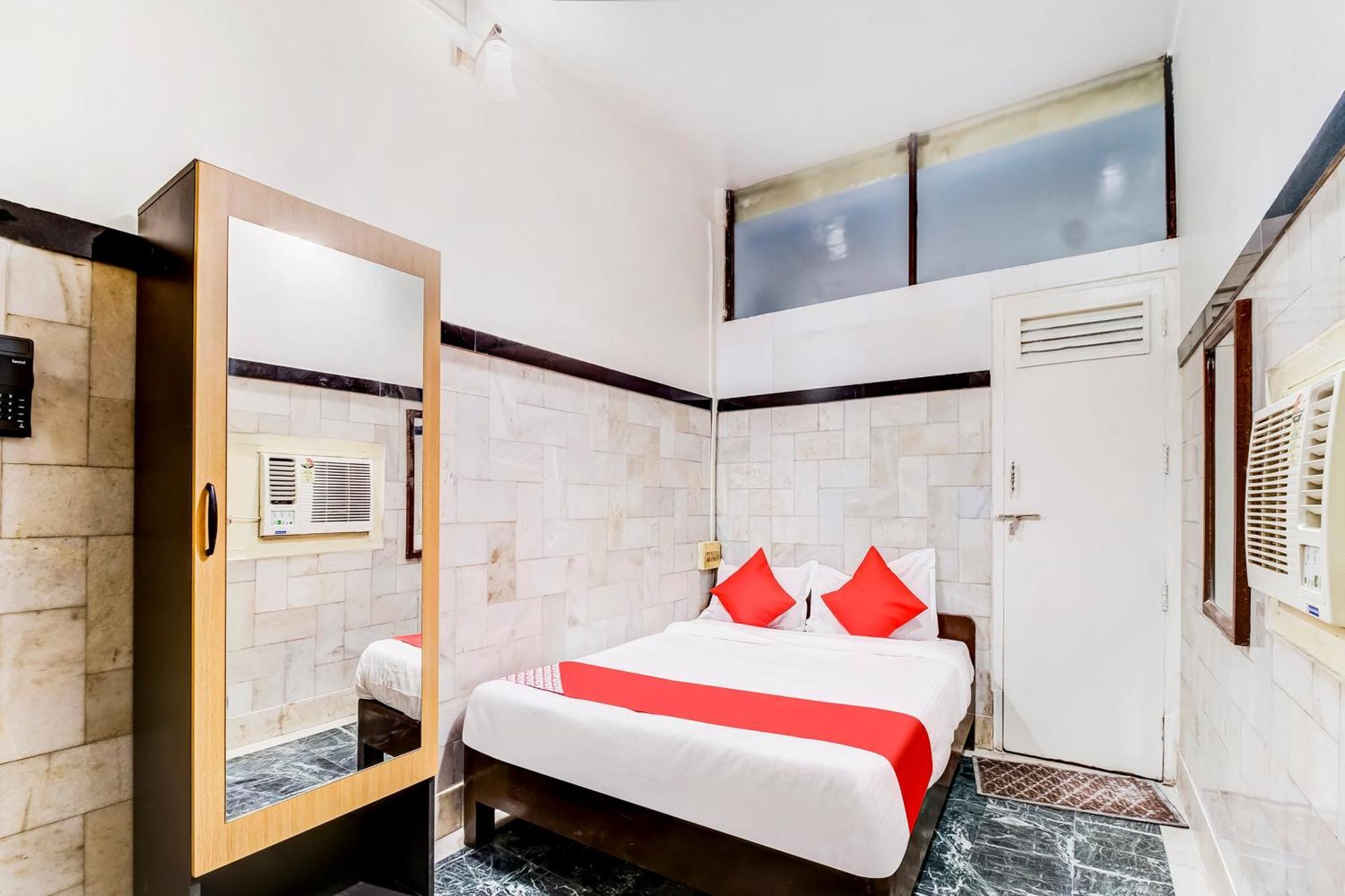 Super Oyo Hotel Dreamland Bombay Esterno foto