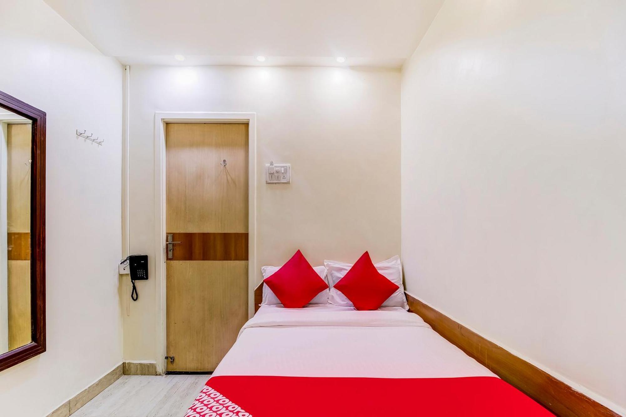 Super Oyo Hotel Dreamland Bombay Esterno foto