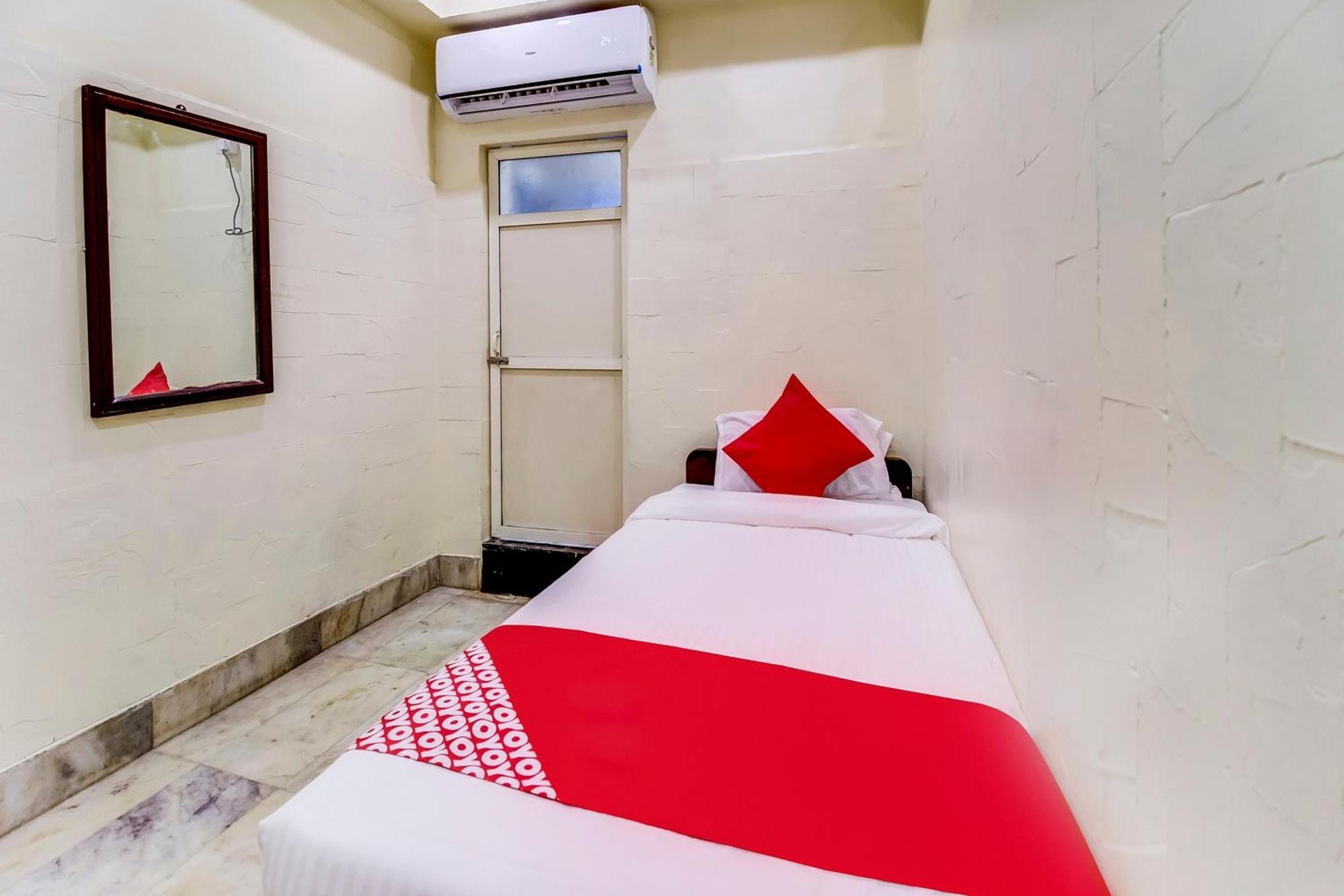 Super Oyo Hotel Dreamland Bombay Esterno foto