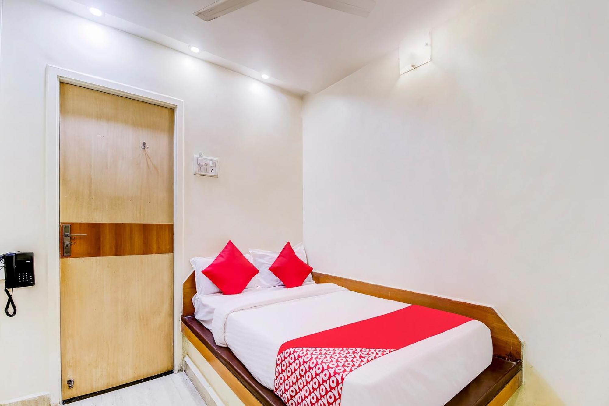 Super Oyo Hotel Dreamland Bombay Esterno foto