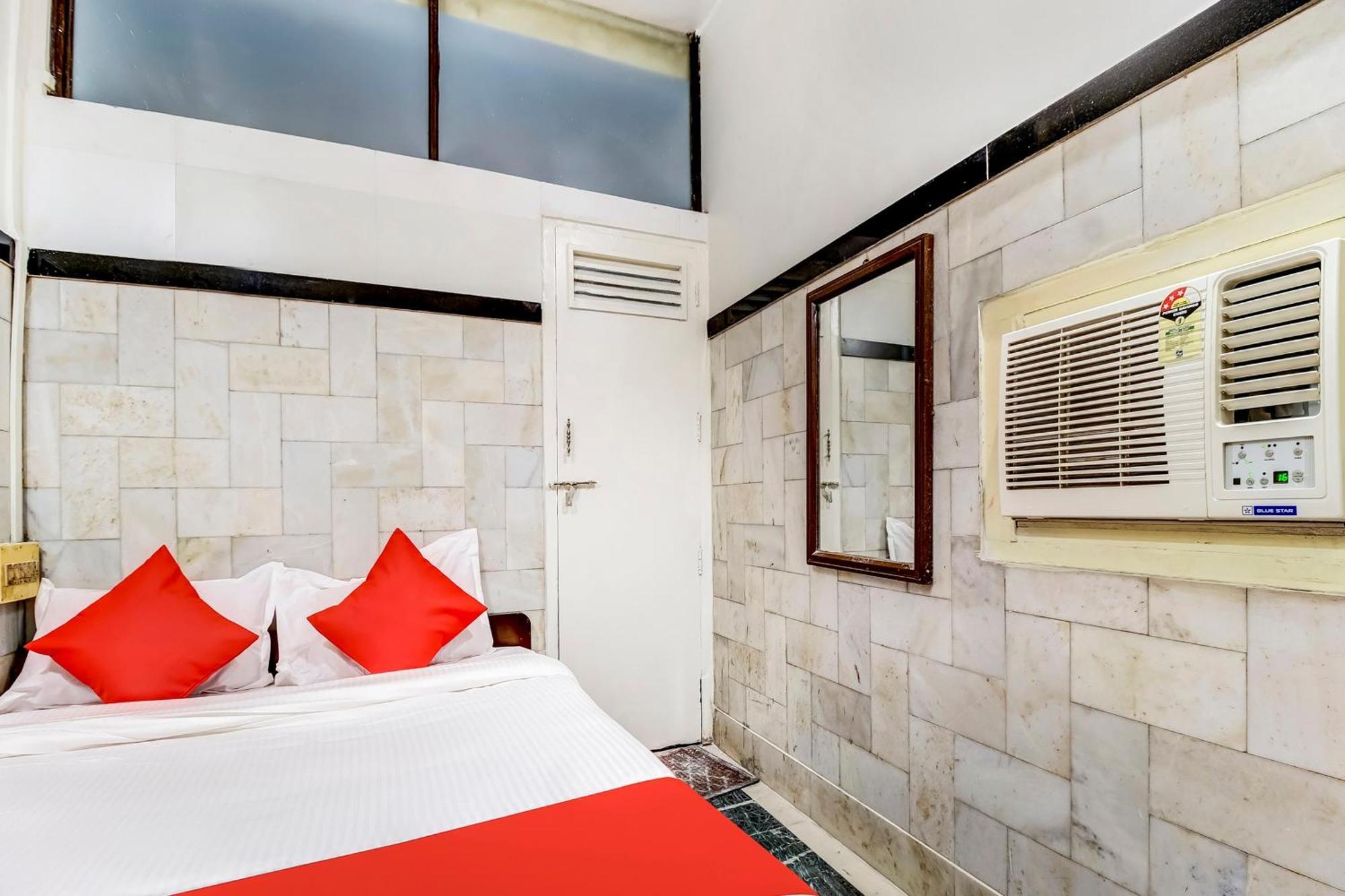 Super Oyo Hotel Dreamland Bombay Esterno foto