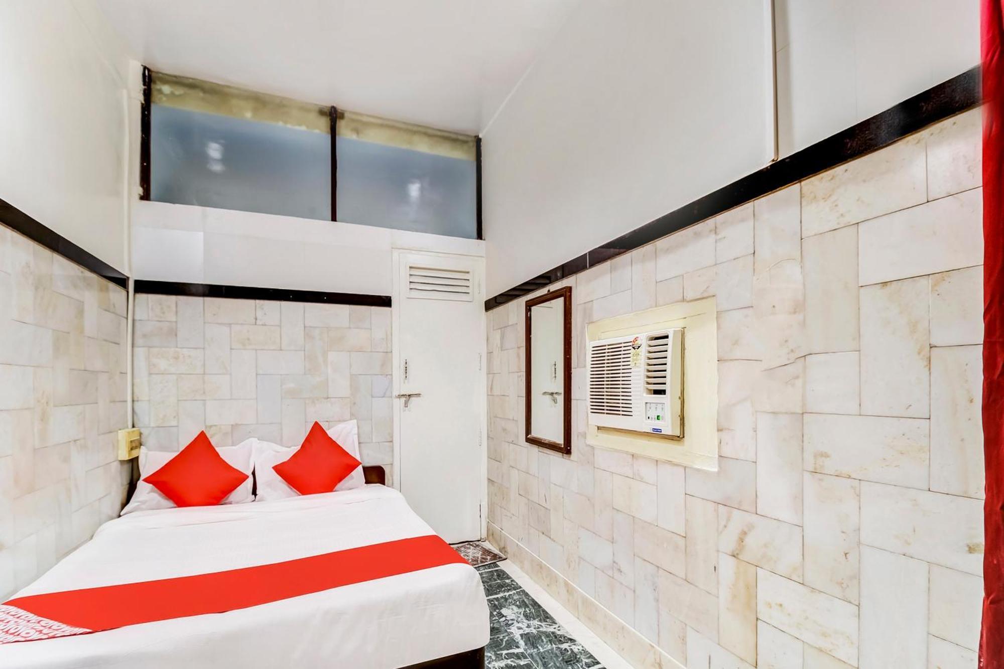 Super Oyo Hotel Dreamland Bombay Esterno foto